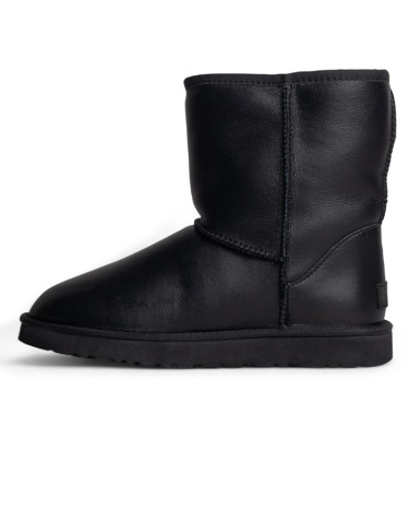 UGG Classic Short II Black Leather