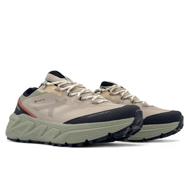 Columbia Vibram Mega Grip Gore-Tex Beige Khaki Black