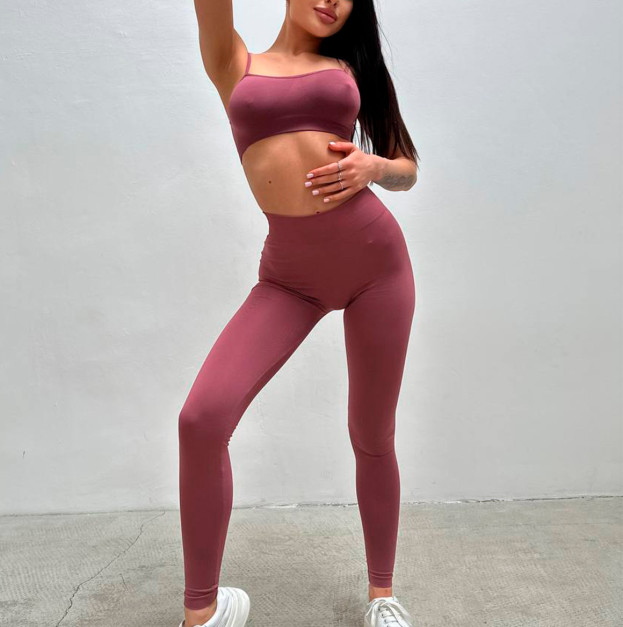 Топ Спортивний Марун