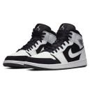 Кросівки Jordan 1 Mid White Black 554724-113 Чорний/білий