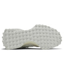 Кросівки New Balance 327 White Moonbeam WS327SFD Білий/сірий