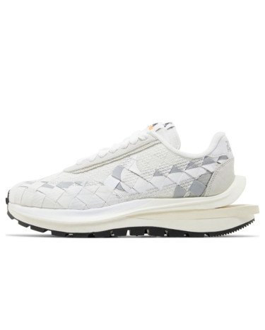 Кроссовки Nike Sacai VaporWaffle x Jean Paul Gaultier White Black DR5209-100 Белый/серый