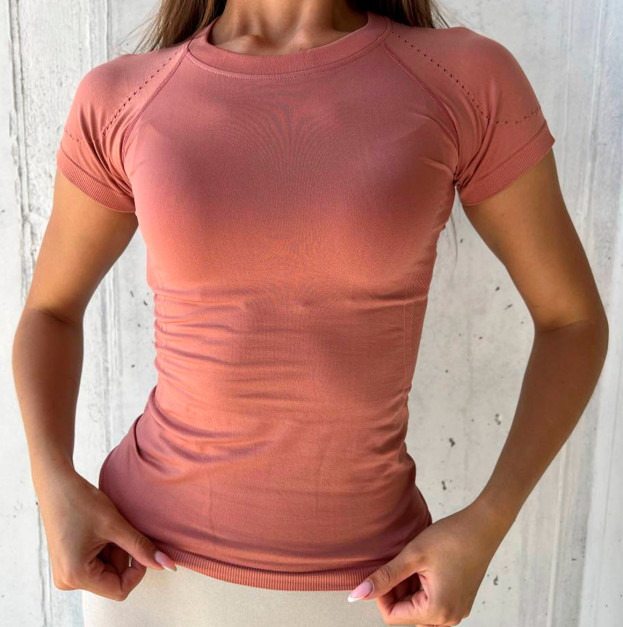 Футболка Рожева