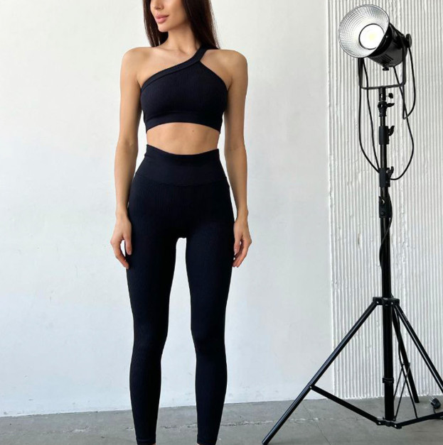 Легінси Чорні в Рубчик з Push-Up Ефектом