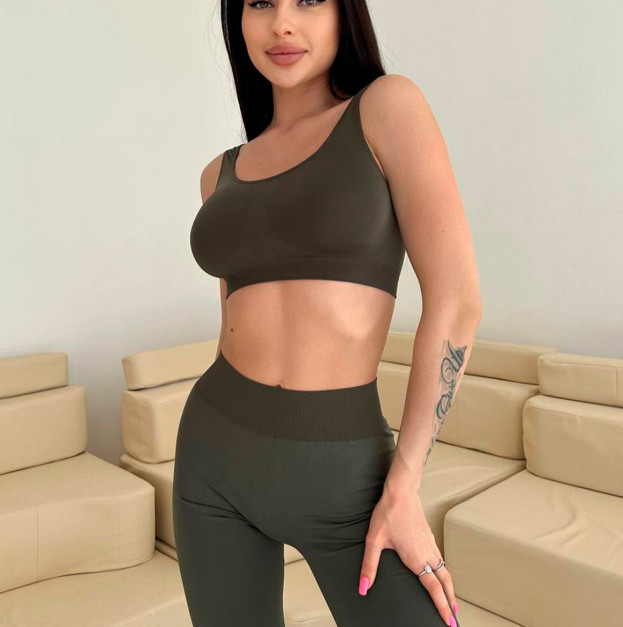 Топ Спортивний Оливковий