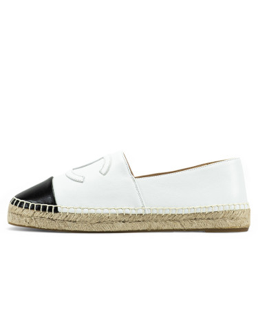 Espadrilles Chanel Off White Black Leather CC Espadrille Flats Black/white